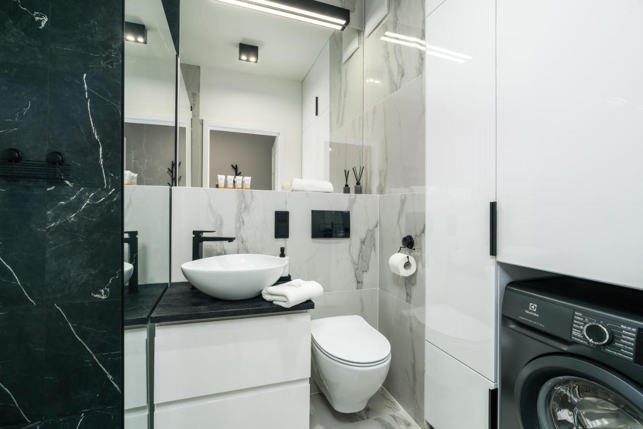 Exclusive Apartment With Terrace By Renters Poznan Ngoại thất bức ảnh