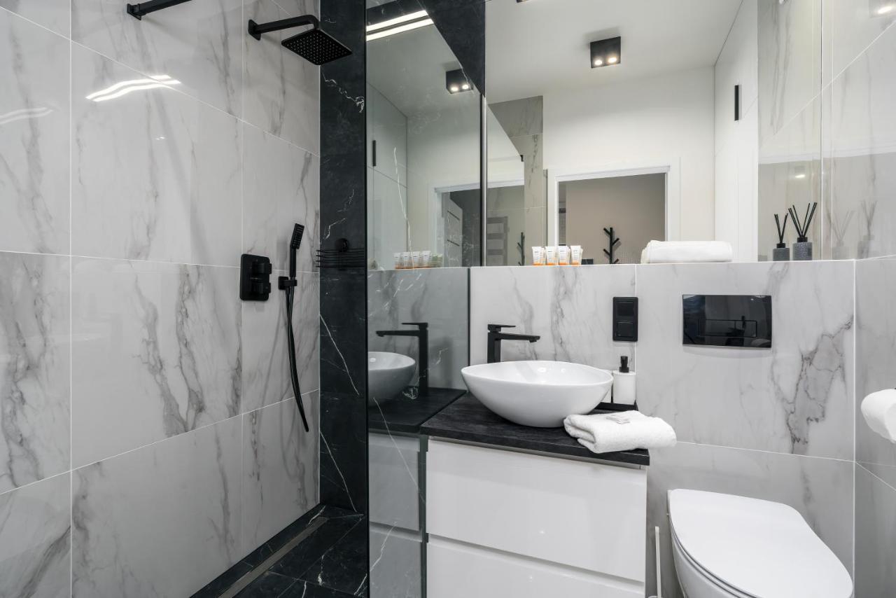 Exclusive Apartment With Terrace By Renters Poznan Ngoại thất bức ảnh